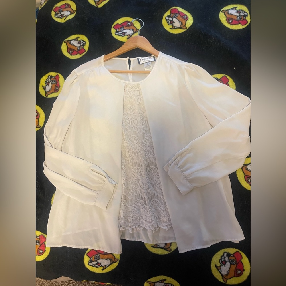 White blouse - Picture 2 of 2